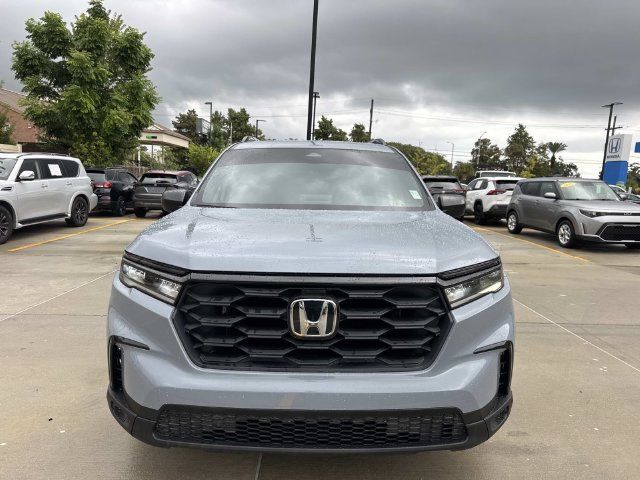 Used 2025 Honda Pilot Sport image 2