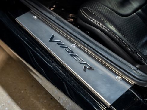 Used 2013 SRT Viper GTS w/ GTS Laguna Interior Pkg image 61