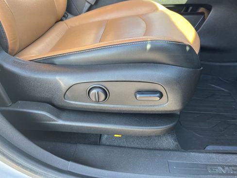 Used 2018 GMC Terrain SLT w/ Preferred Package image 61