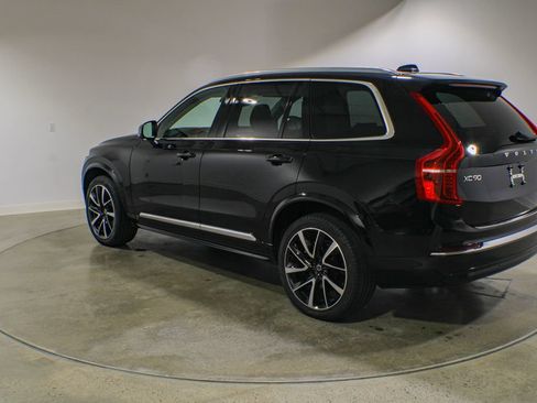Used 2023 Volvo XC90 B5 Plus w/ Protection Package Premier AWD/4WD image 3