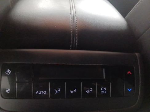 Used 2024 Nissan Pathfinder SV FWD image 13