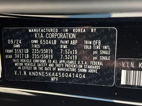 Used 2025 Kia Carnival SX w/ SX Dark Edition Package FWD image 29