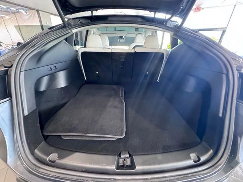 Used 2022 Tesla Model Y Long Range image 20