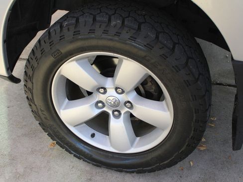 Used 2014 RAM 1500 Express image 19