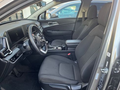 Used 2025 Kia Sportage LX image 25