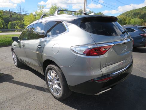 Used 2023 Buick Enclave Premium w/ Experience Buick Package image 4