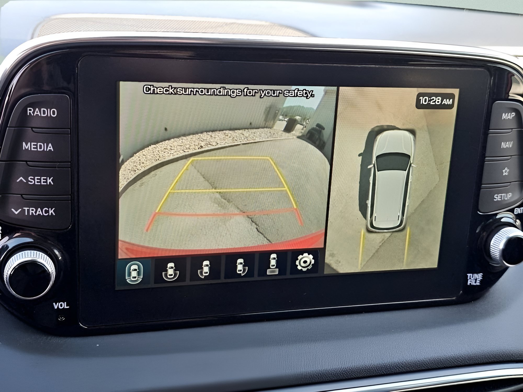Used 2020 Hyundai Santa Fe Limited AWD/4WD image 11