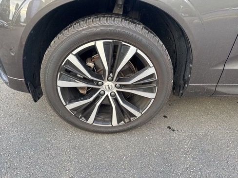 Used 2023 Volvo XC60 B5 Plus w/ Climate Package image 9