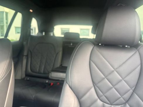 Used 2025 BMW X5 xDrive40i w/ Parking Assistance Package AWD/4WD image 18
