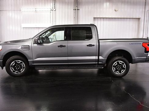 Used 2023 Ford F150 Lightning XLT image 4