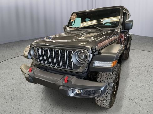 Used 2025 Jeep Wrangler Unlimited Rubicon AWD/4WD image 10