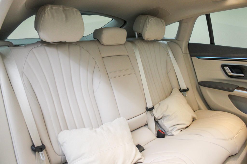 Used 2023 Mercedes-Benz EQS 580 4MATIC Sedan image 28