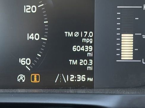 Used 2019 Volvo XC90 T5 Momentum w/ Protection Package Premier image 27