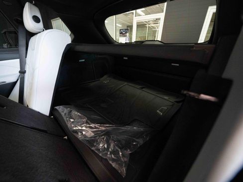 Used 2026 BMW X5 xDrive40i w/ M Sport Package AWD/4WD image 24