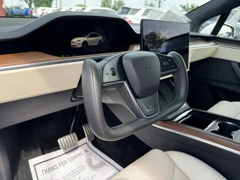 Used 2022 Tesla Model X AWD/4WD image 34