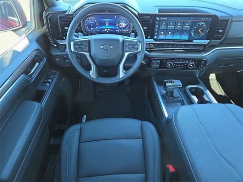 Used 2025 Chevrolet Silverado 1500 LT Trail Boss w/ Convenience Package II image 17