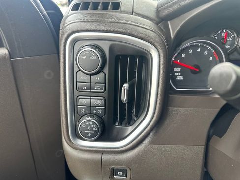 Used 2020 Chevrolet Silverado 1500 LTZ w/ LTZ Convenience Package AWD/4WD image 12