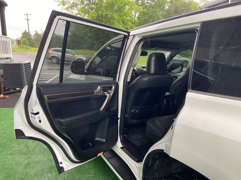 Used 2014 Lexus GX 460 AWD/4WD image 39