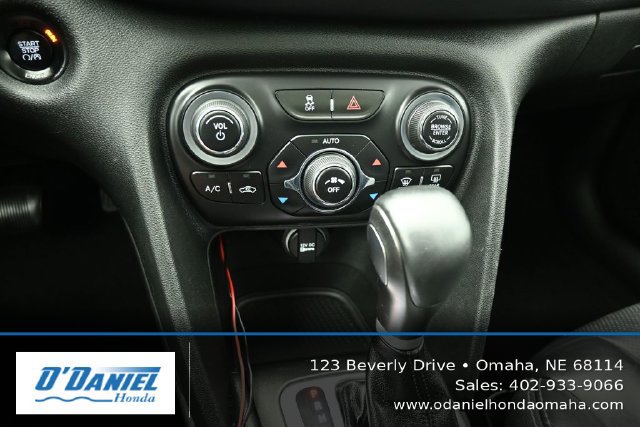Used 2015 Dodge Dart Limited FWD image 32