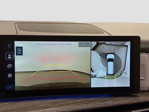 Used 2025 Hyundai Santa Fe Limited image 23