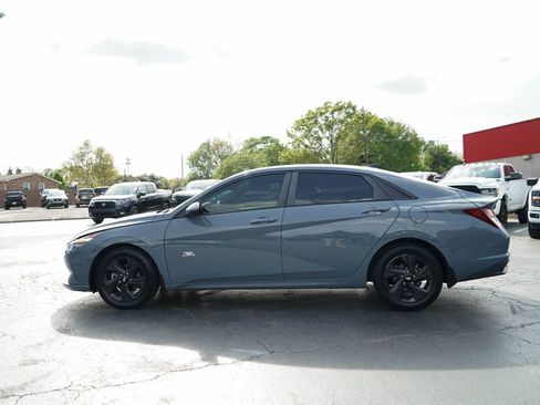 Used 2022 Hyundai Elantra SEL w/ Convenience Package image 16