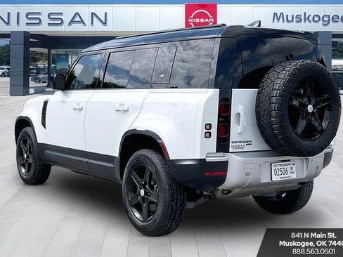 Used 2023 Land Rover Defender 110 SE AWD/4WD image 4