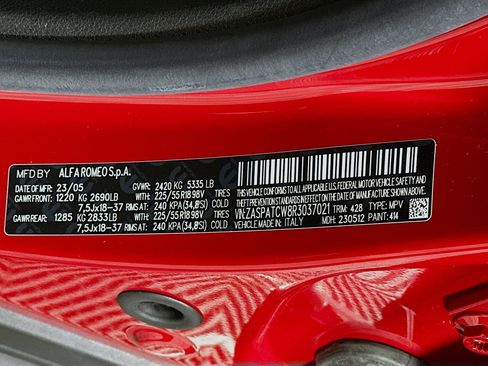 Used 2024 Alfa Romeo Tonale Ti w/ Premium Interior Package image 12