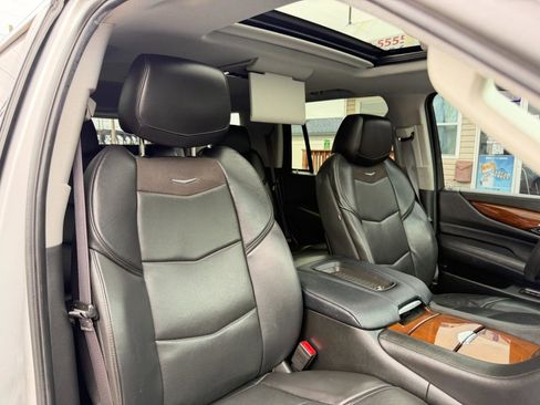 Used 2017 Cadillac Escalade Luxury AWD/4WD image 53