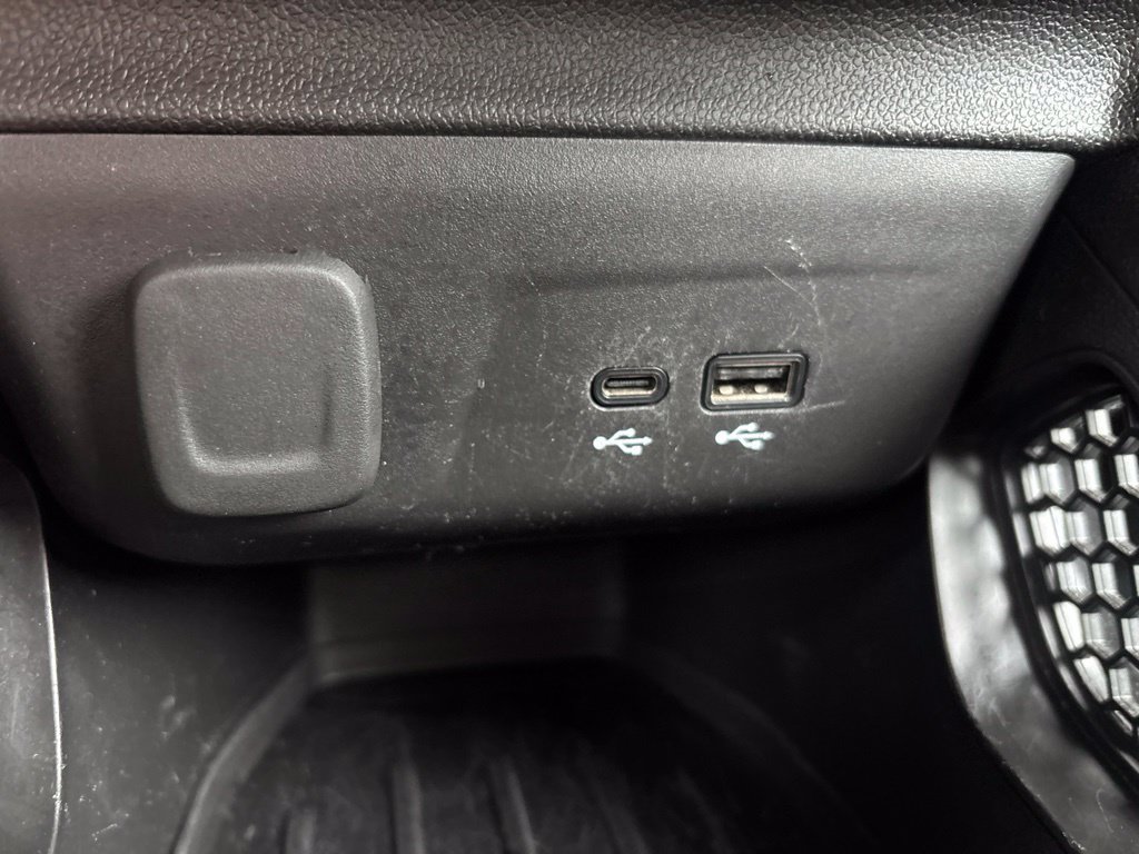 Used 2025 Chevrolet TrailBlazer LT AWD/4WD image 19