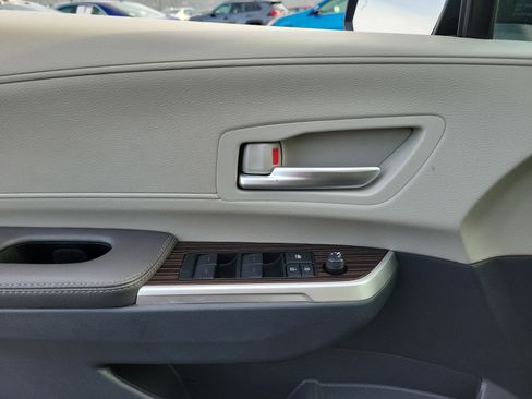 Used 2024 Toyota Sienna XLE image 17