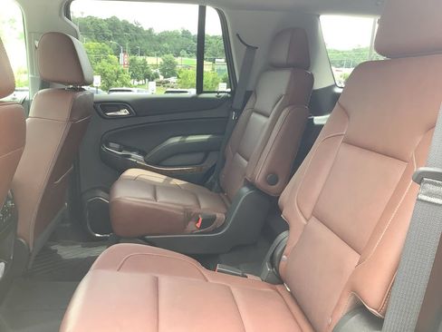 Used 2020 Chevrolet Tahoe Premier w/ Premier Plus Edition RWD image 29