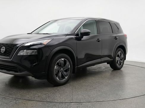Used 2025 Nissan Rogue SV FWD image 3
