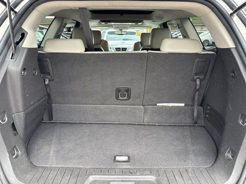 Used 2011 Chevrolet Traverse LTZ AWD/4WD image 12