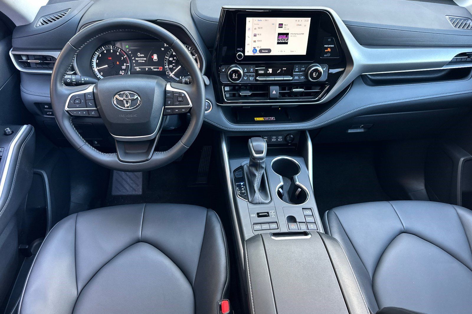 Used 2026 Toyota Highlander XLE AWD/4WD image 14