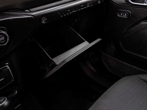 Used 2021 Jeep Wrangler Unlimited Sport image 19