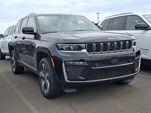 New 2026 Jeep Grand Cherokee Limited w/ Luxury Tech Group II AWD/4WD image 1