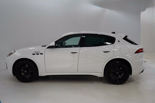 Used 2025 Maserati Grecale Modena AWD/4WD image 4