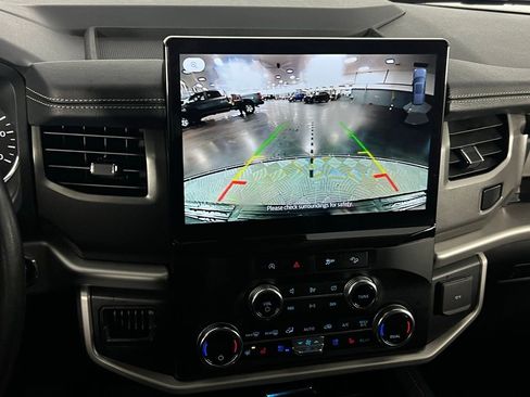 Used 2024 Ford Expedition Max XLT image 14