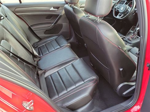 Used 2019 Volkswagen GTI SE image 17