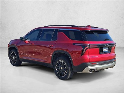Used 2025 Chevrolet Traverse LT w/ Sun and Wheel Package FWD image 7