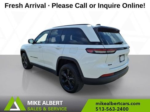 Used 2023 Jeep Grand Cherokee Altitude image 5