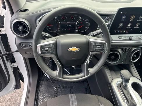 Used 2023 Chevrolet Blazer LT w/ Convenience Package FWD image 16