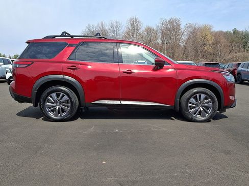 Certified 2023 Nissan Pathfinder SV w/ SV Premium Package AWD/4WD image 7