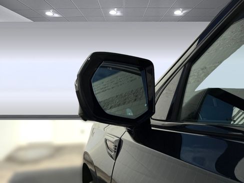 Used 2025 GMC Yukon AT4 w/ LPO, Floor Liner Package image 22