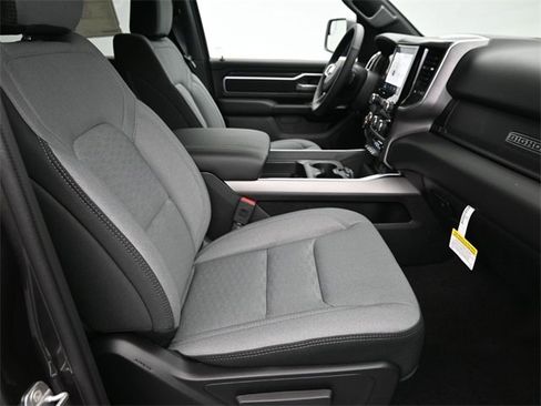 New 2026 RAM 1500 4x4 Crew Cab image 12