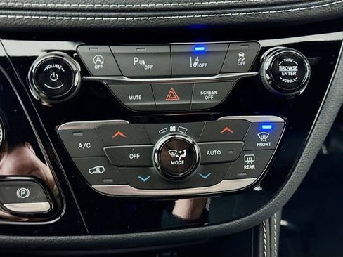 New 2026 Chrysler Pacifica Limited w/ S Appearance Package image 15