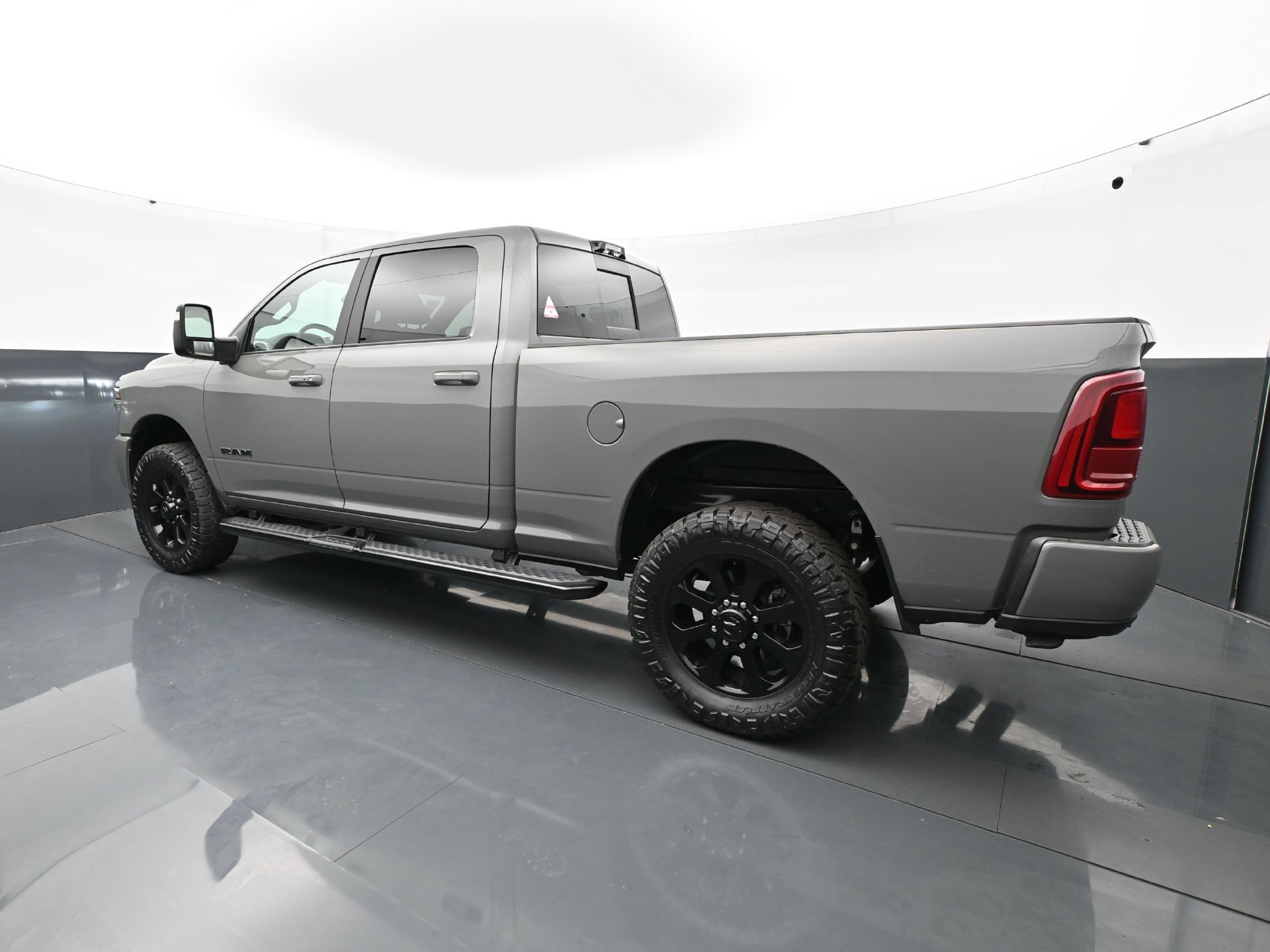 Used 2026 RAM 2500 Laramie w/ Night Edition AWD/4WD image 4