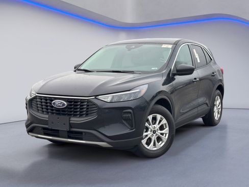 Used 2023 Ford Escape Active image 2