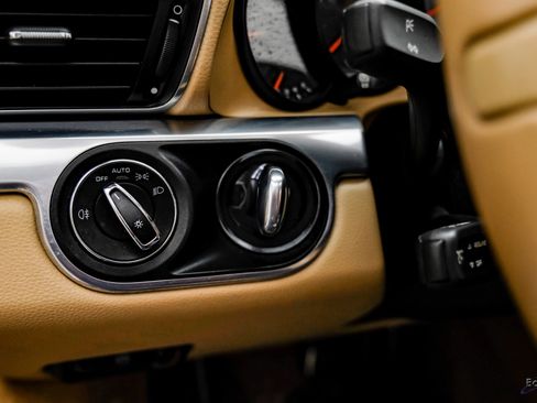 Used 2015 Porsche 911 Carrera S image 64