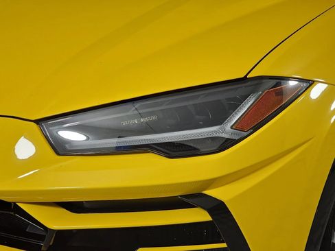 Used 2020 Lamborghini Urus AWD/4WD image 28